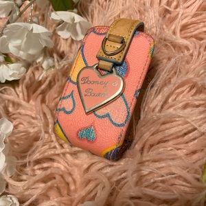 I can’t find this Dooney & Bourke isn’t sellable until I find it. My apologies!